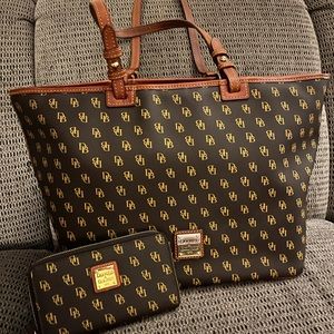 Dooney & Bourke purse and wallet